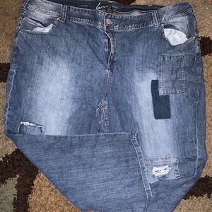 Dark fade Capri. Light washed with pattern print